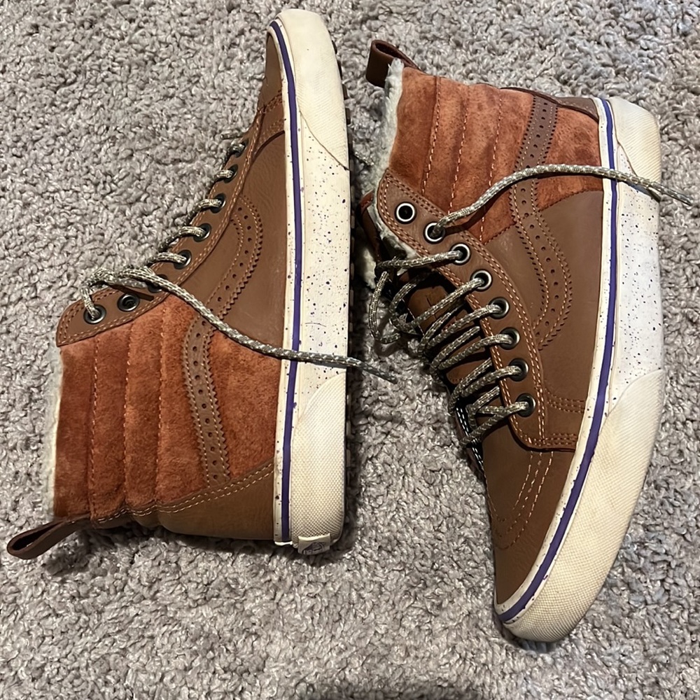 Shoes - Picture 2 of 5